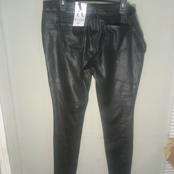 Jc Penney Mixit Back Pocket leggings - Picture 5 of 7